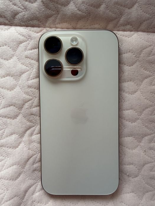 Продам Айфон 16 про 256 гб