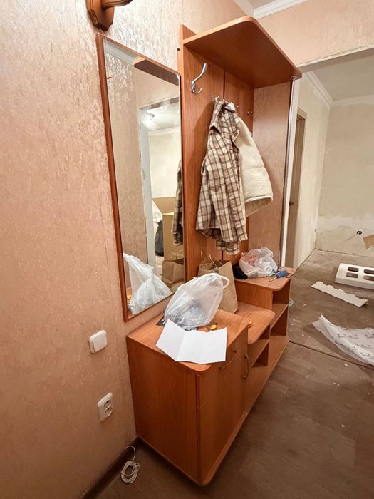 Стенка в коридор