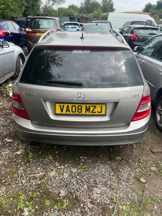 Dezmembrez Mercedes c-class combi 2.2cdi cod 646.811 cutie automată