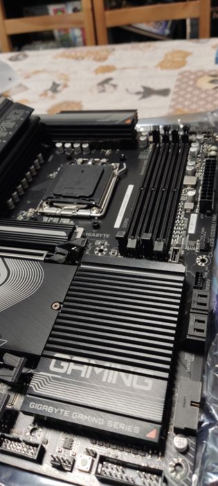 Дънна платка Gigabyte X670 AX с Wifi 6 антена
