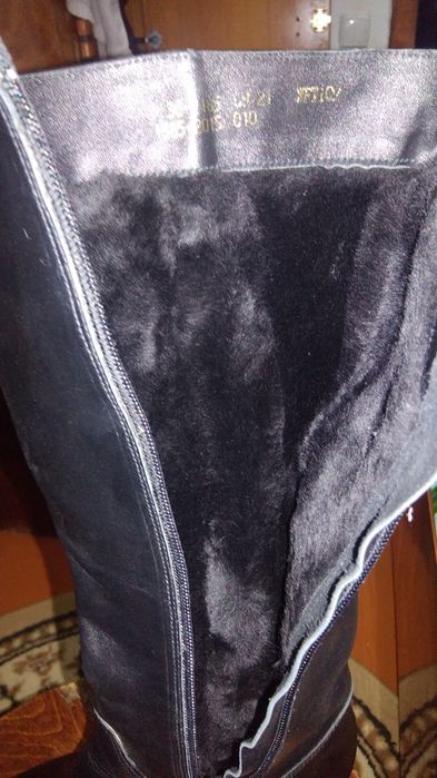 Продам кожанные женские сапоги