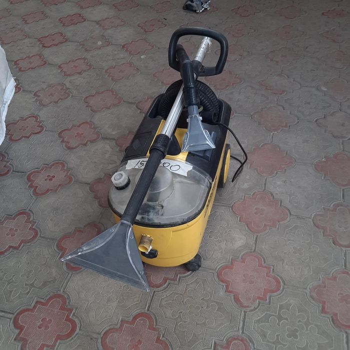 Пылесос моющее. Puzzi 100