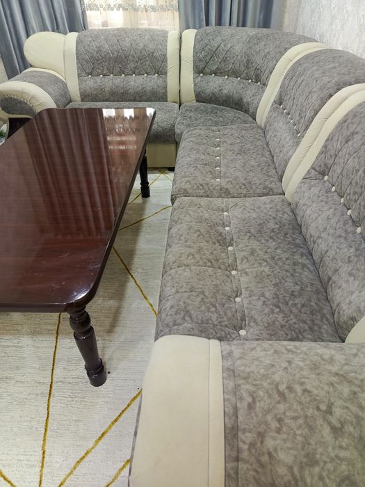 продаётся гостиный уголок вышего качества.