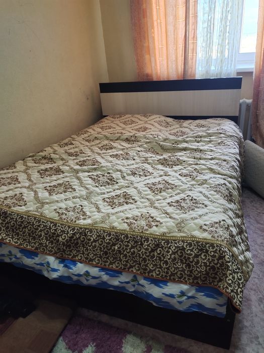 Двухспальная кровать