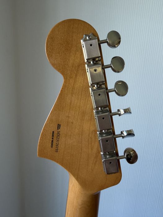 Продам Fender Bass VI