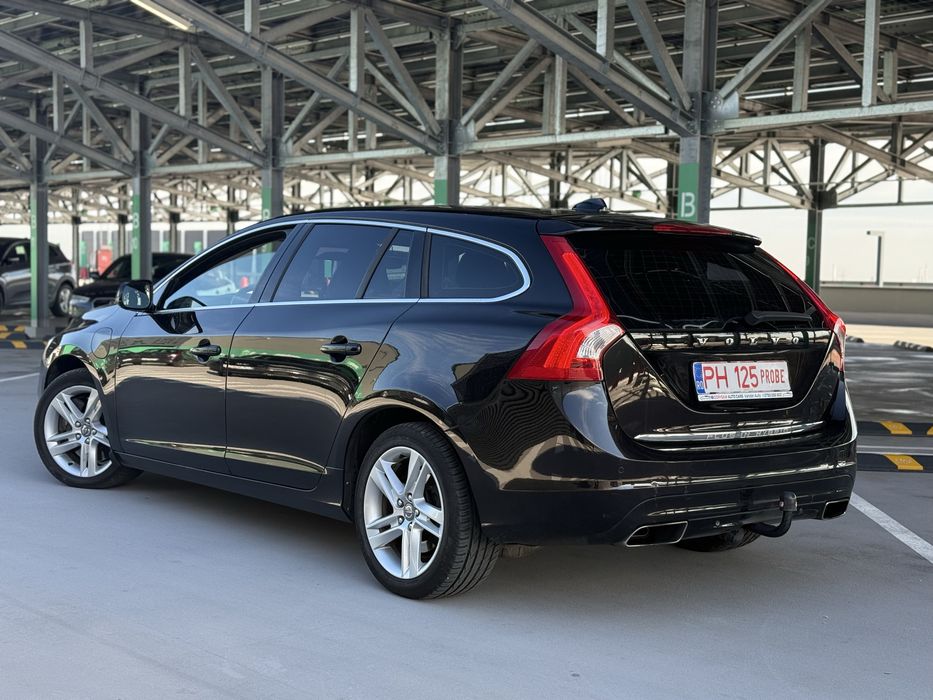 Volvo V60 Plug-in HYBRID/2.4AWD/12.2013/Navi/PIELE/GARANTIE/RATE