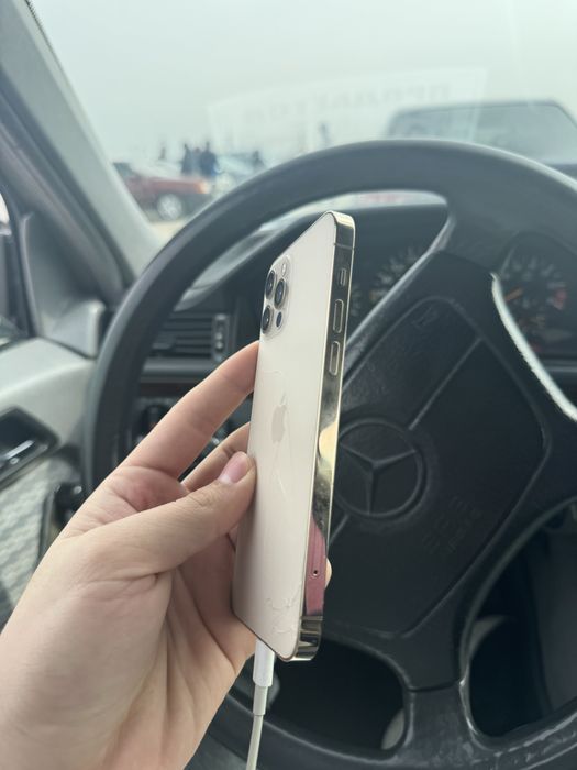 iPhone 12 Pro в хорошем состоянии