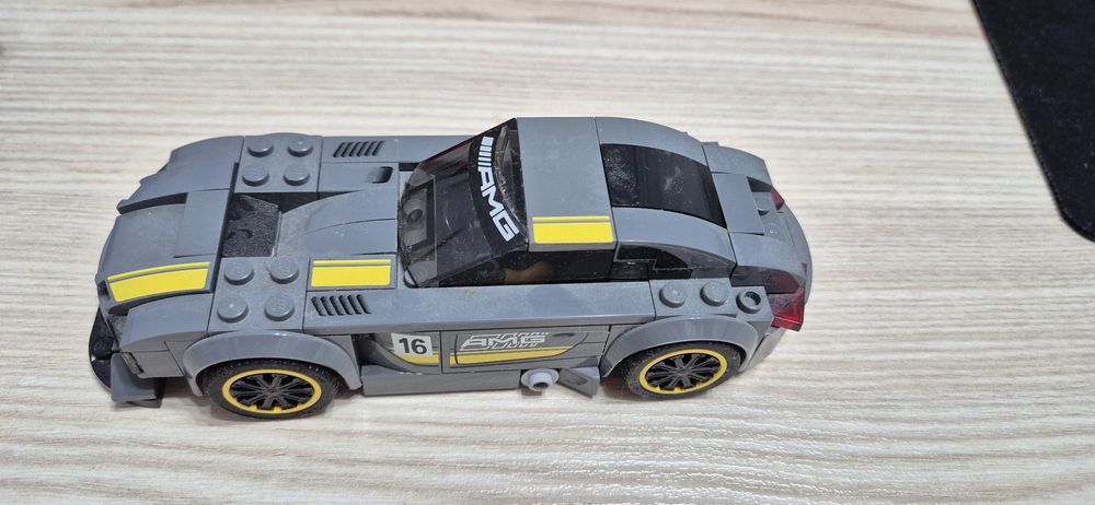 Vand legourile ( masinute) din imagini