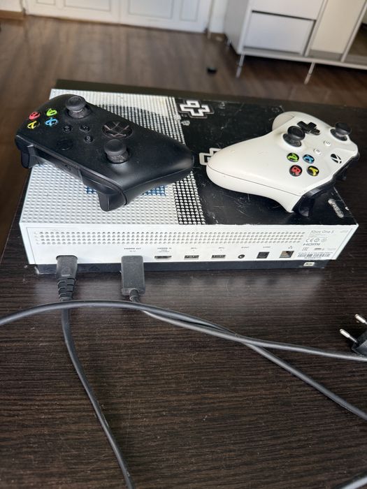 vand consola xbox one s