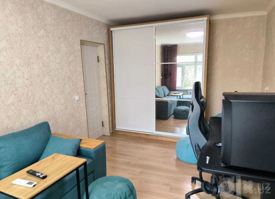 Продажа! Метро Космонавтов 1/3/3/-27кв.м