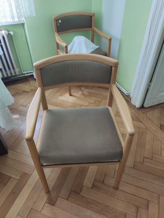 vand sifonier,  masina de spalat 5 kg,  2 fotolii, scaune, mobilier