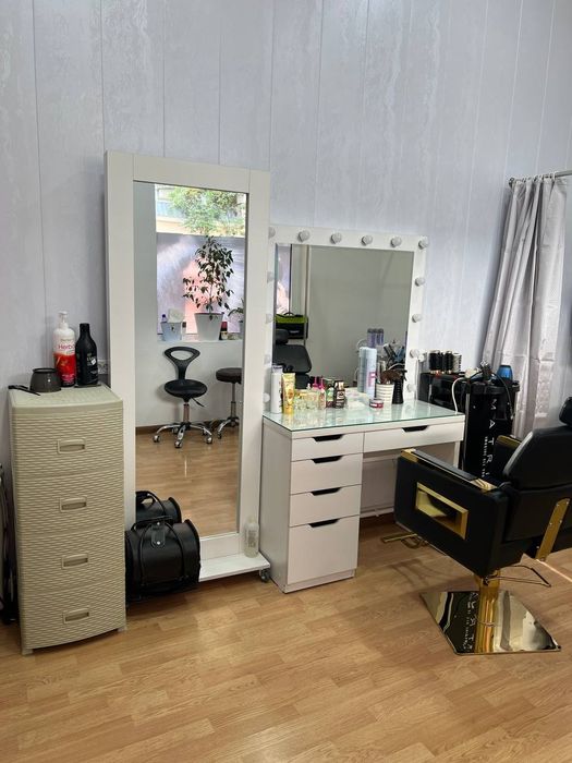 Продаётся всё для салона красоты