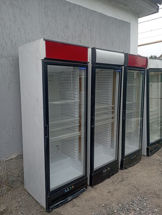 Холодильник витринный,для напитки