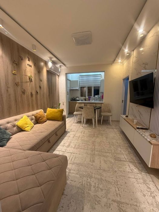 Чиланзар 7-квартал  .2/ 4/ 4/.  ( мебель и техника )