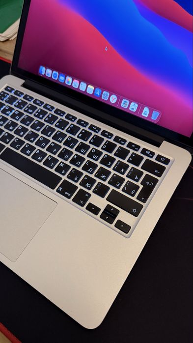 Продам свой MacBook pro 8/256 в отличном состояние sotiladi