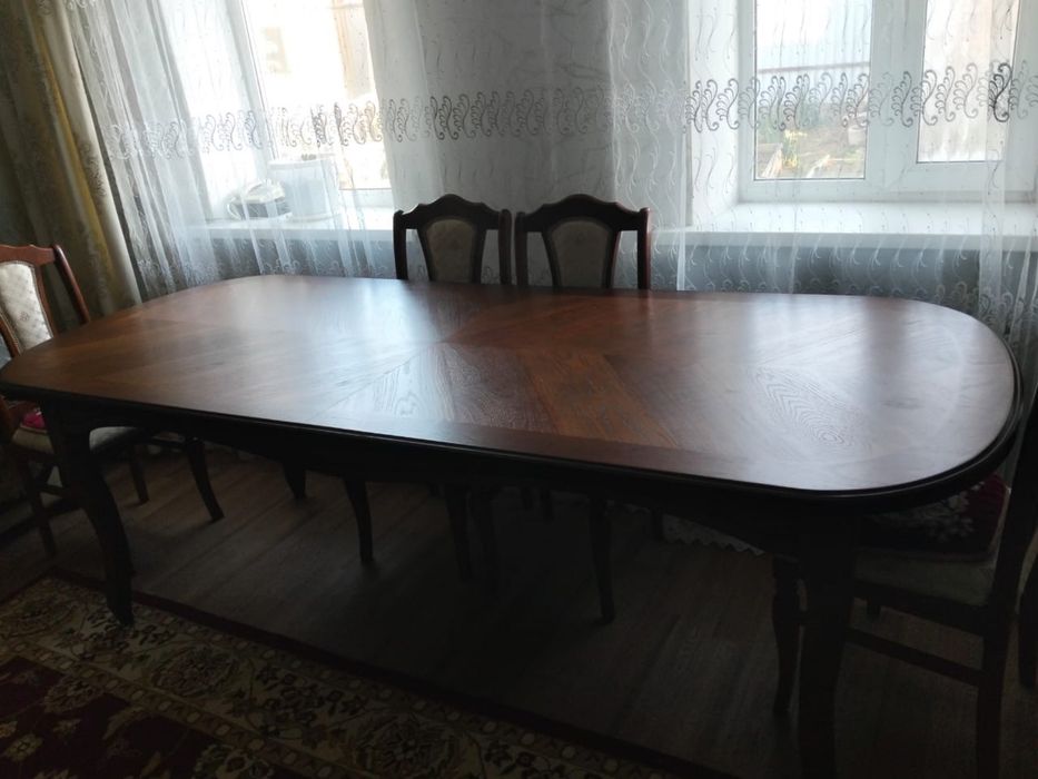 Продается стол длинный