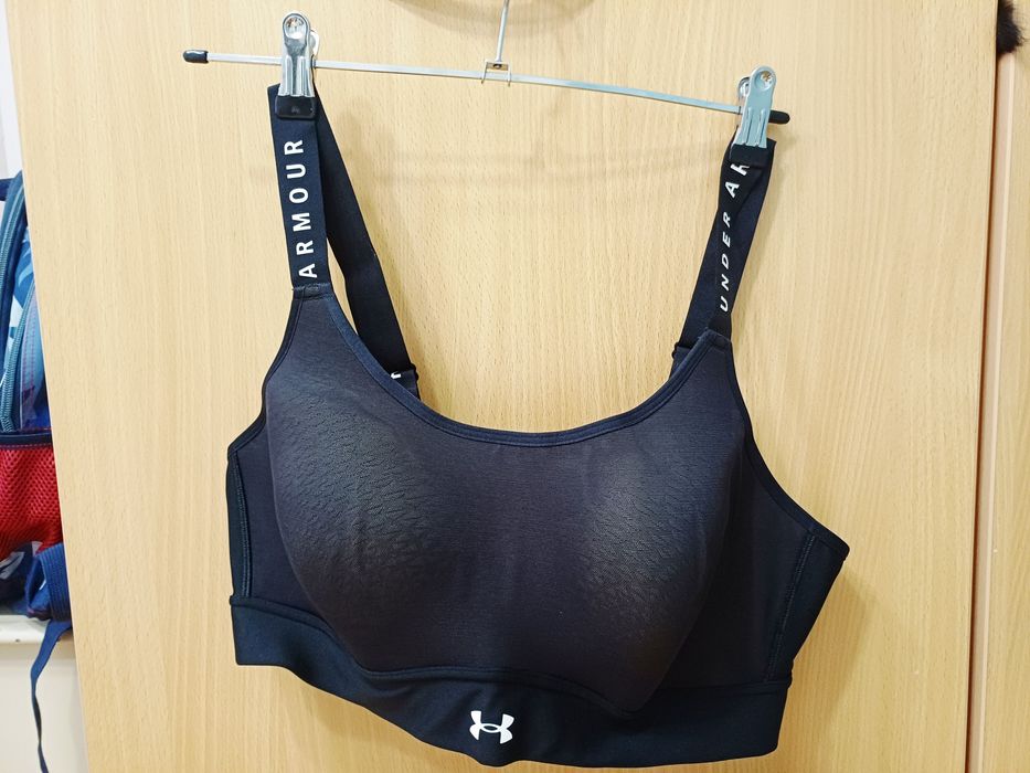 Спортен сутиен Under Armour XL нов