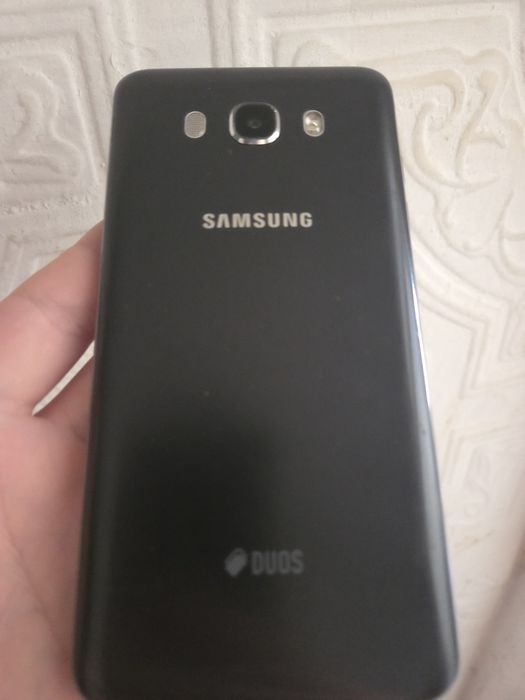 Samsung Galaxy J7