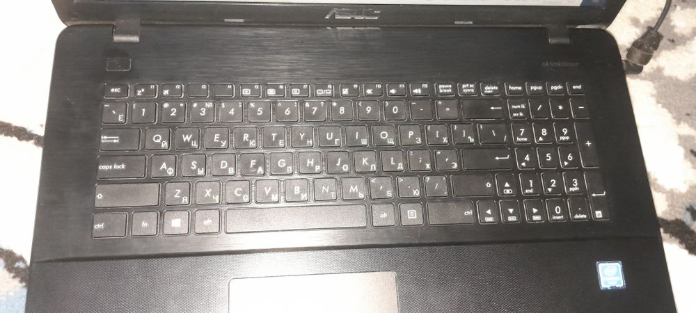 Asus notebook sotiladi
