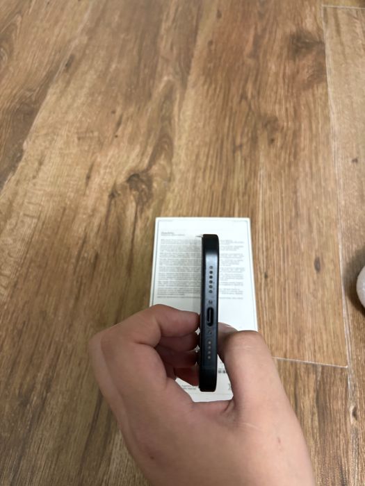 Продавам iphone 15 plus-128gb Black