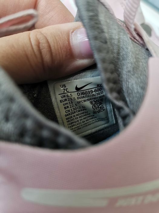 Nike маратонки в добро състояние с нормални следи от употреба 13см стелка 23,5 номер