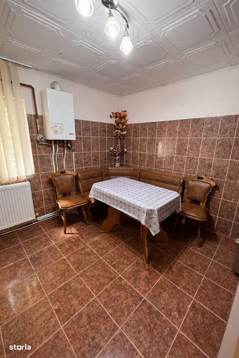 Apartament 3 camere decomandat, et. 2/4, centrală , mobilat,Drăgășani