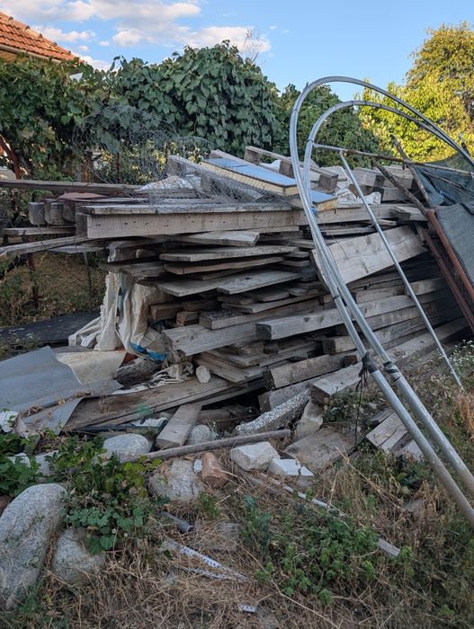 Bca din demolari si scandura din decofrari
