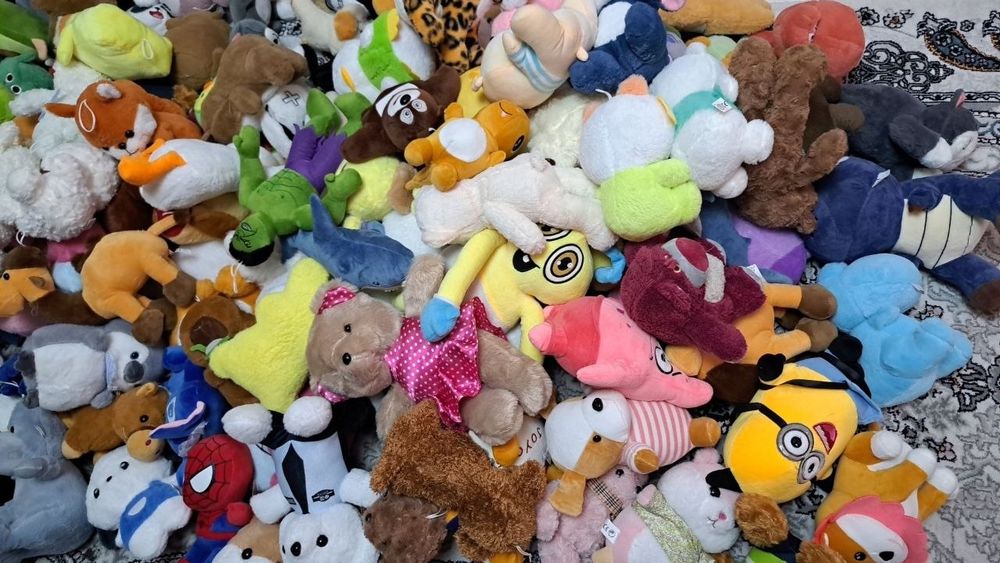 Совершенно новые мягкие игрушки отдам за 10000с