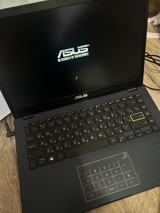 ноутбук ASUS E410M