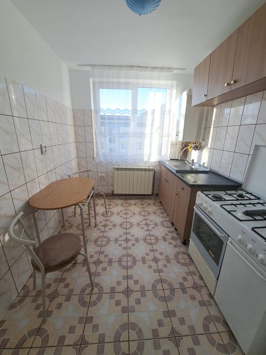 Inchiriez apartament