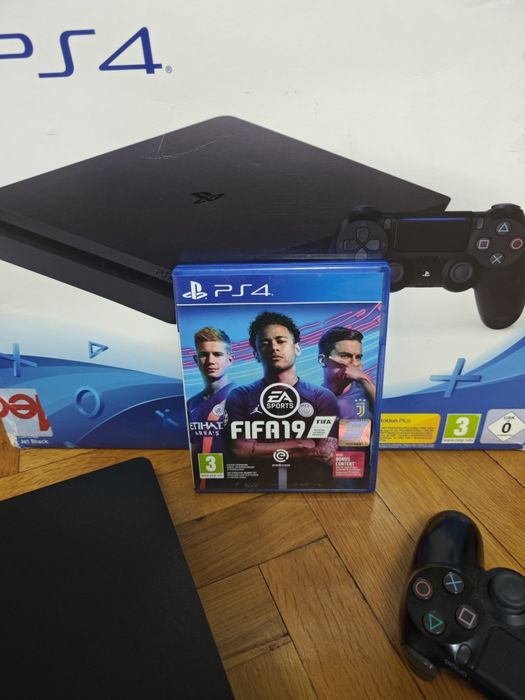 PlayStation 4 1TB + игра