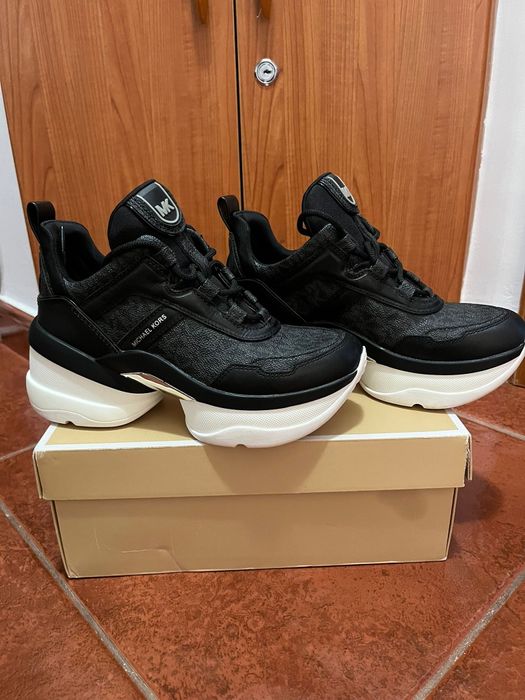 Încălțăminte  mk