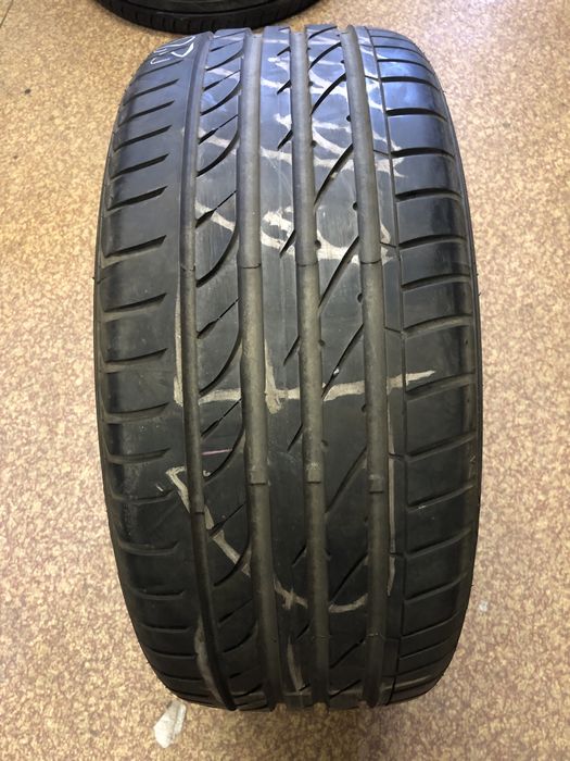 Единична гума Sailun 225 40 18