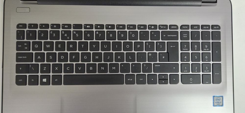 Топ HP 250 G5 i7 / 16GB RAM / 256GB SSD / Full HD