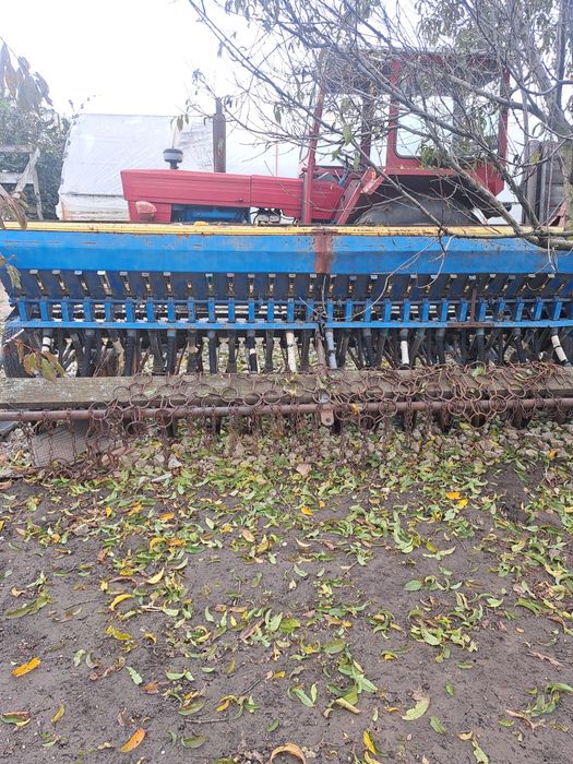 Vînd tractor u 650 si utilaje