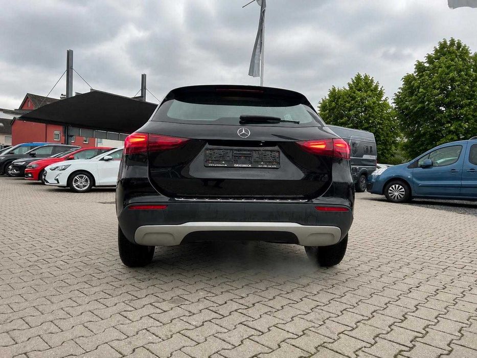 Mercedes-Benz GLA 180, 2024