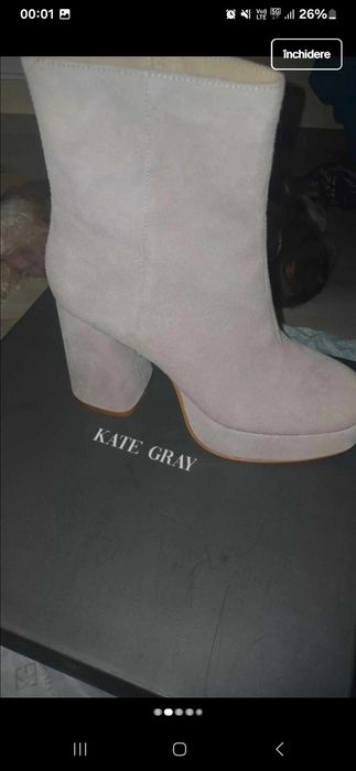 Botine din catifea bej cu toc