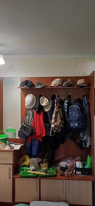 Продам прихожую Срочно