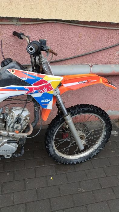 Vând cross 250cc