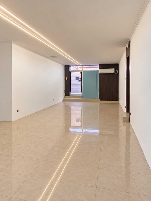 Продава се Магазин в Банско - 86 кв.м за 1326 €/кв.м - Снимка #1