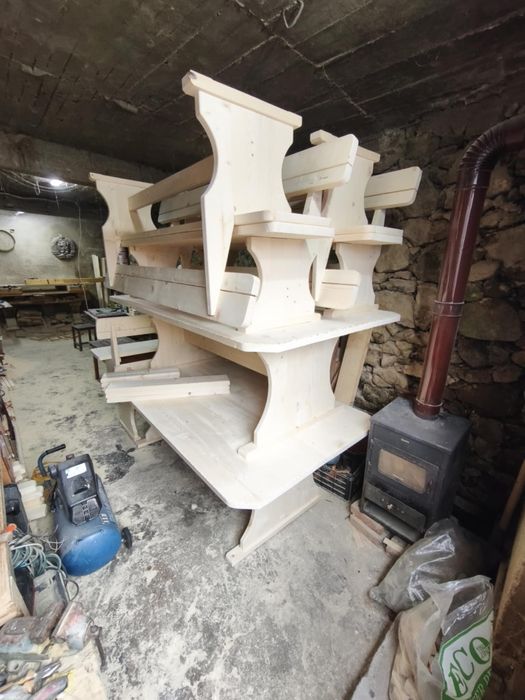 Баварски маси и пейки