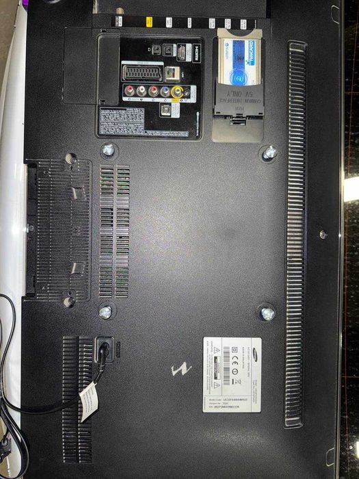 Cрочно продаётся телевизор Samsung 32