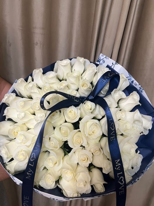 Белые розы 51 штук