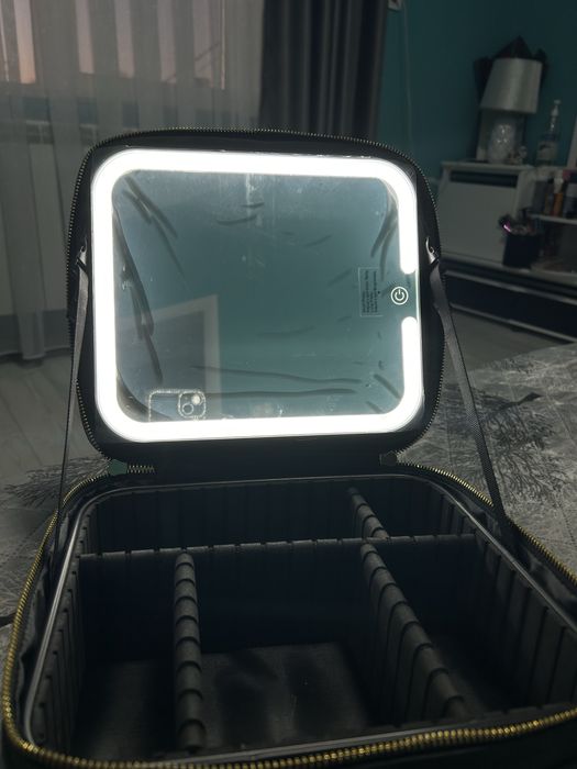 Куфар за гримове