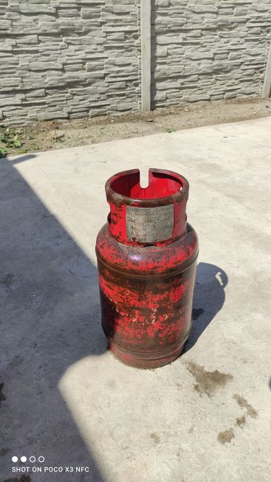 Газовые баллоны.