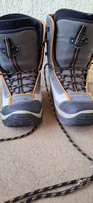 Продавам сноуборд и обувки