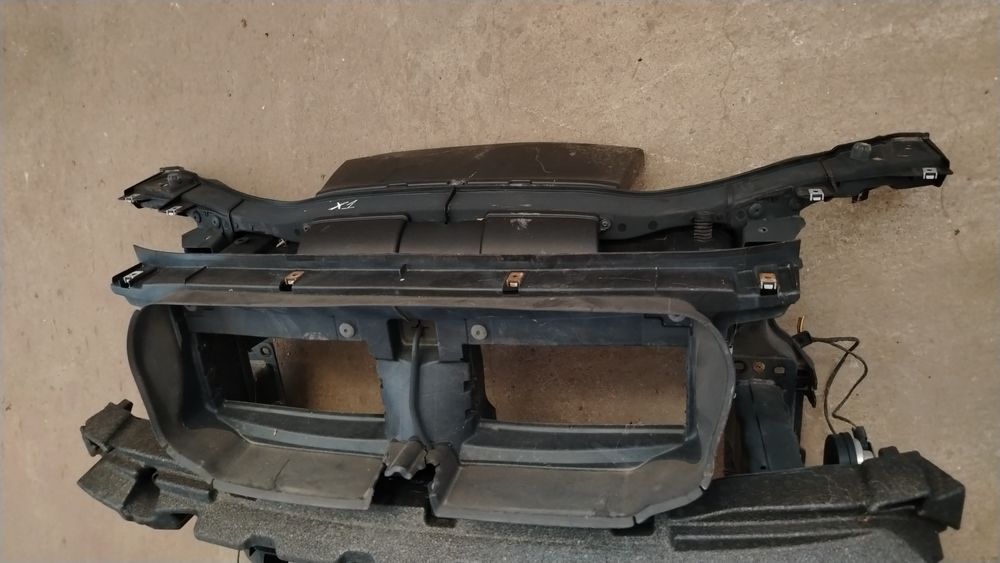Маска ( очиларка ) греда БМВ Х1 Е84 / BMW X1 E84