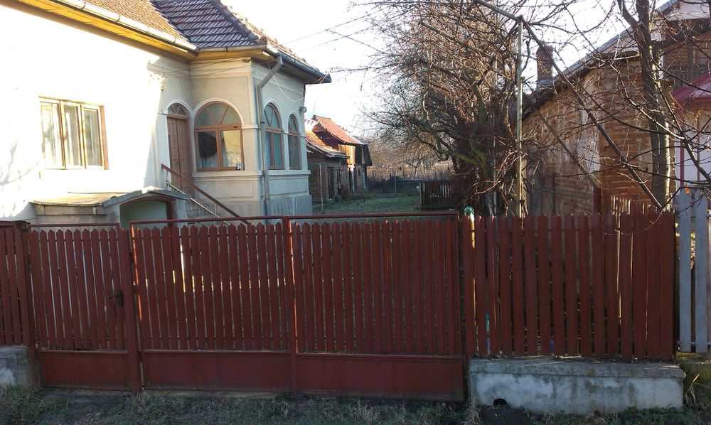Casă + teren 2935 mp de vânzare Băiculești, DN7C – poziție excelentă