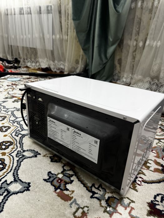 Микроволновка Midea