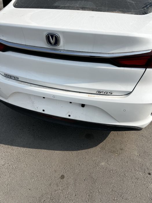 Changan Eado srochniy sotiladi